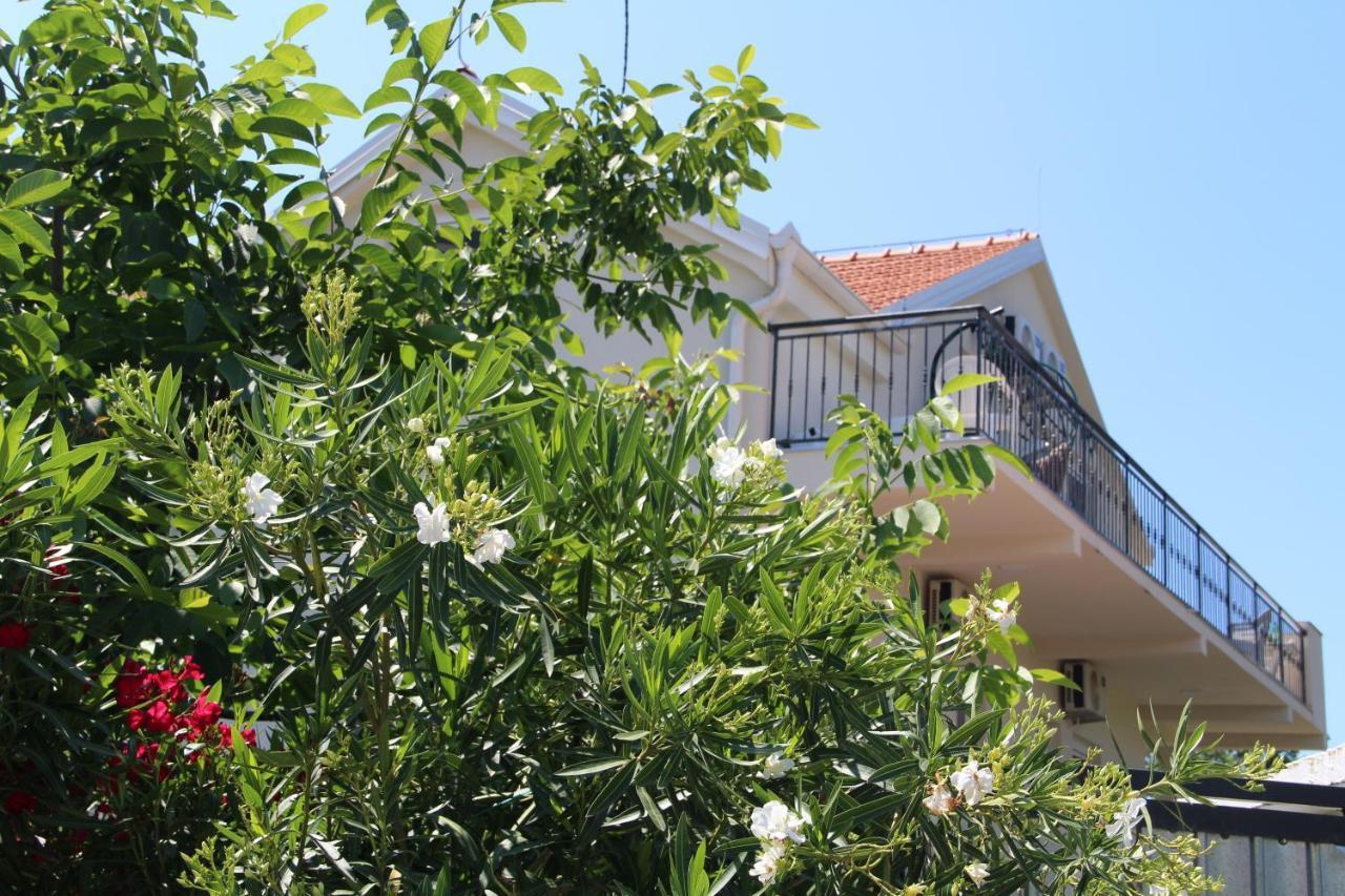 Apartments Lustica Radovici Exteriér fotografie