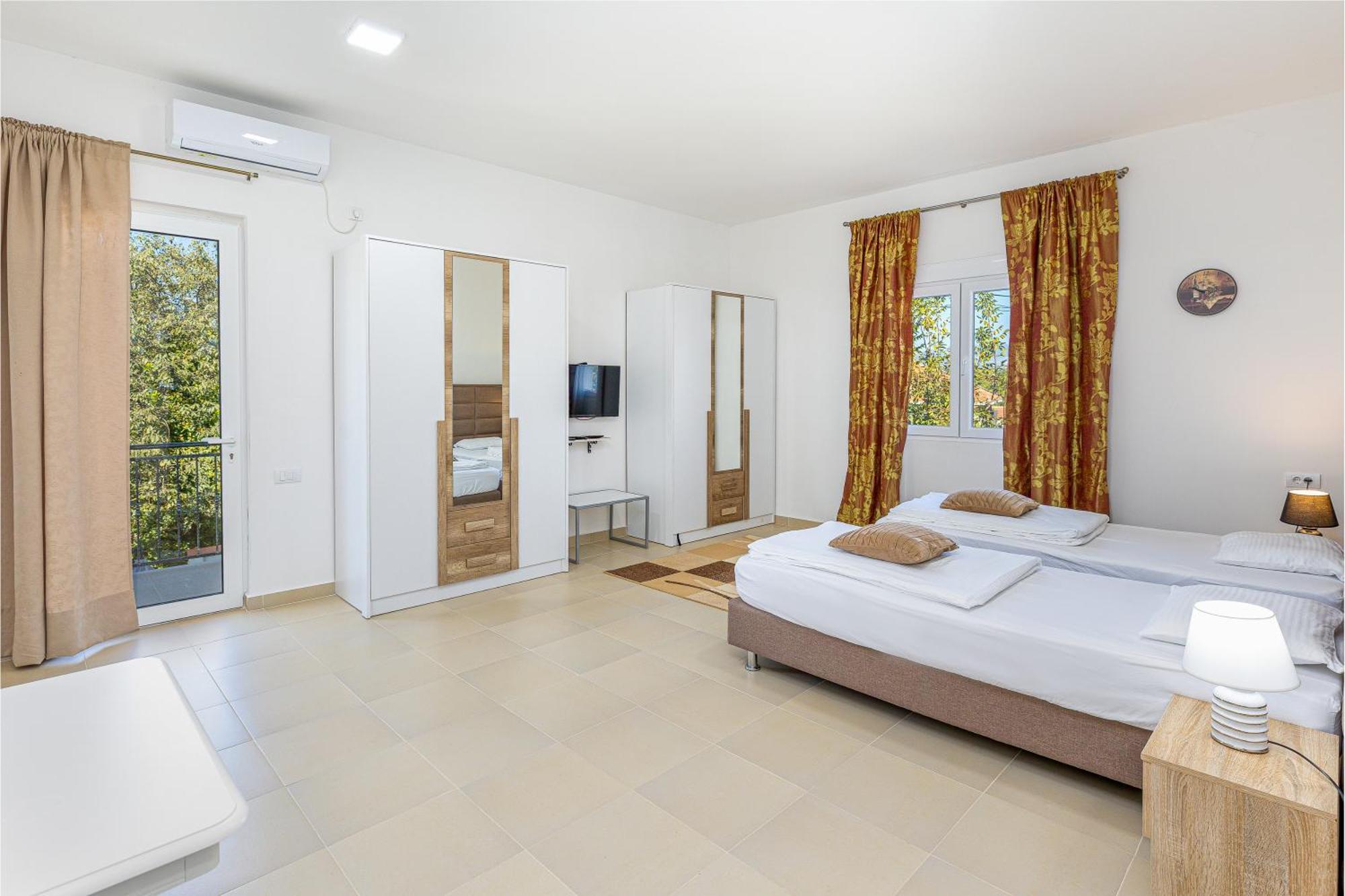 Apartments Lustica Radovici Pokoj fotografie