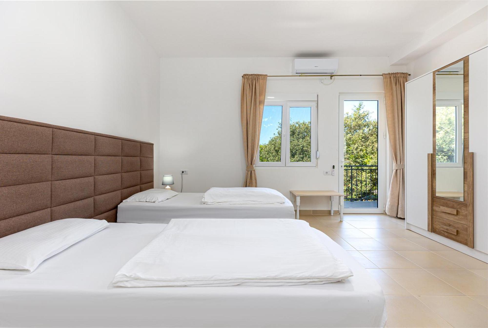 Apartments Lustica Radovici Pokoj fotografie